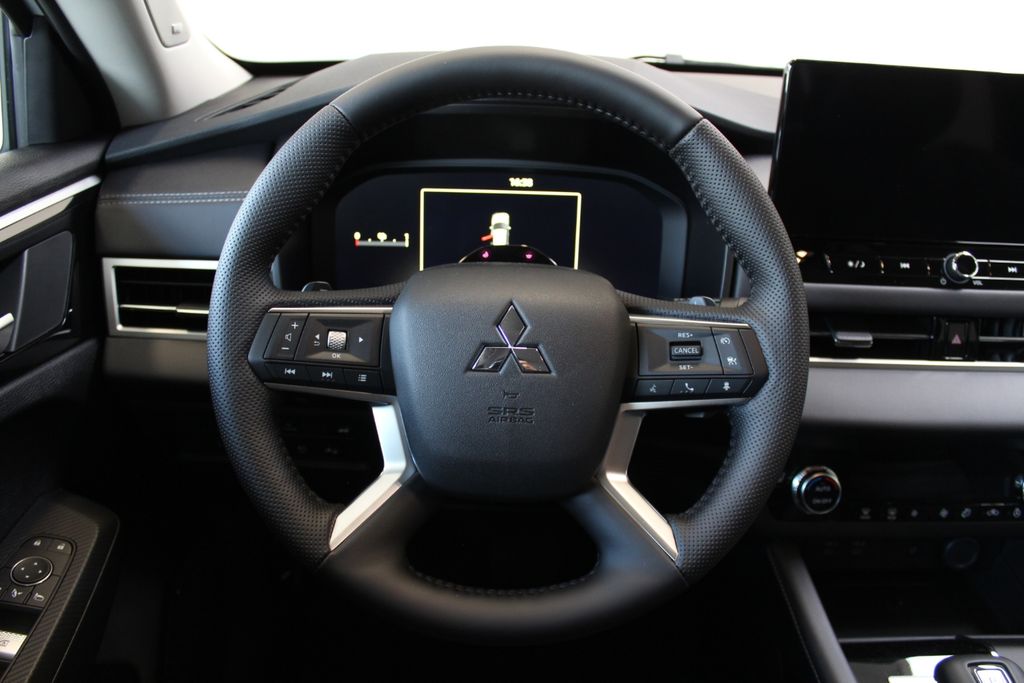 Mitsubishi Outlander 2025