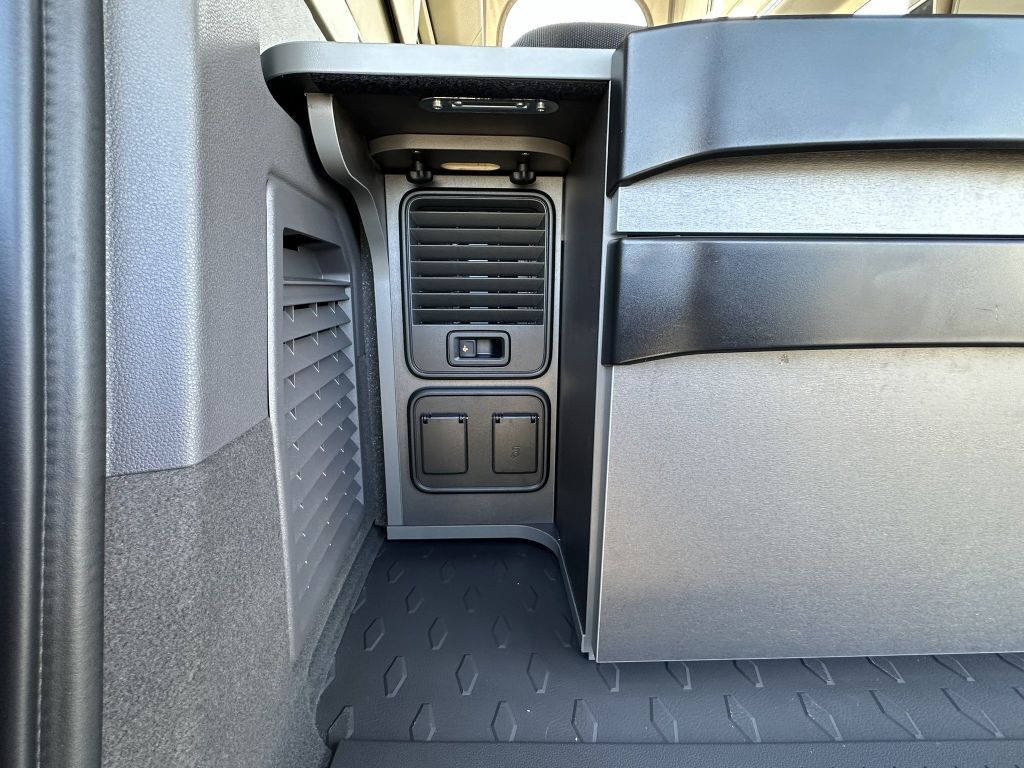 Volkswagen T7 California