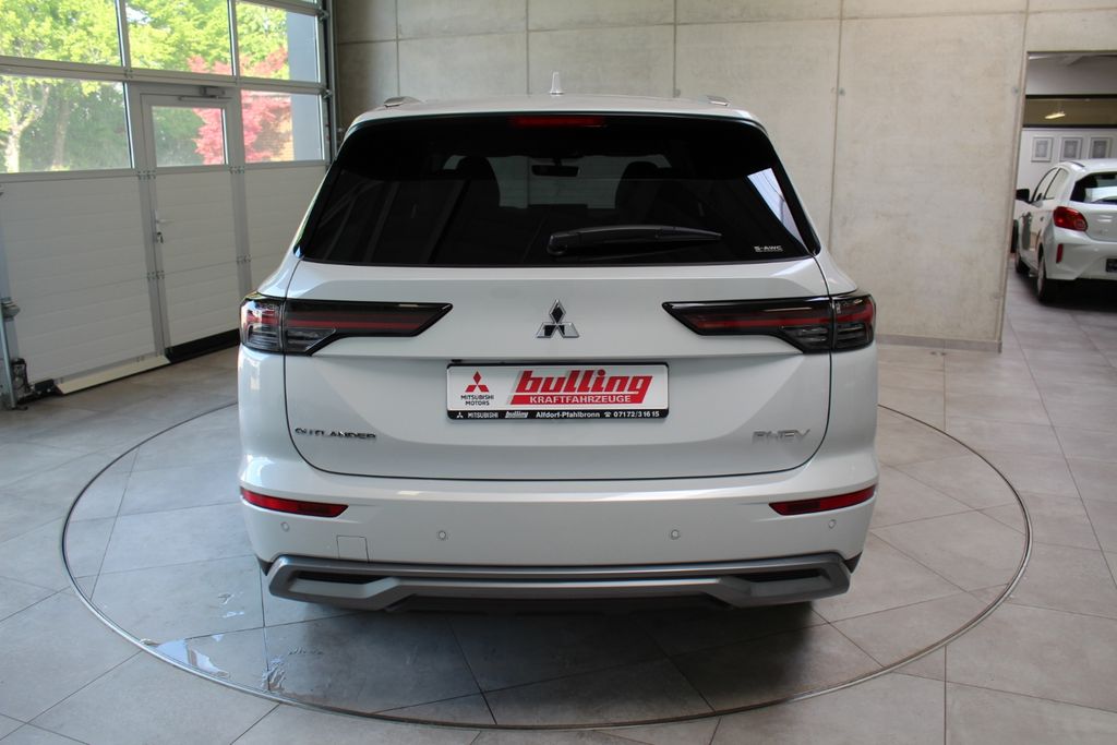 Mitsubishi Outlander 2025