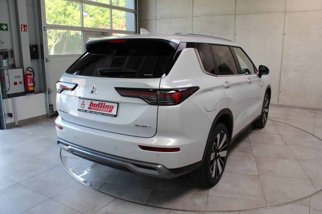 Mitsubishi Outlander 2025