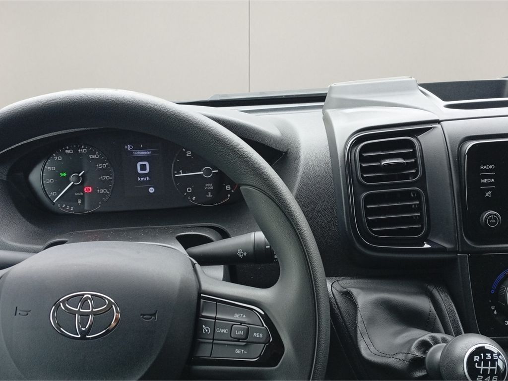 Toyota Proace Max 2025