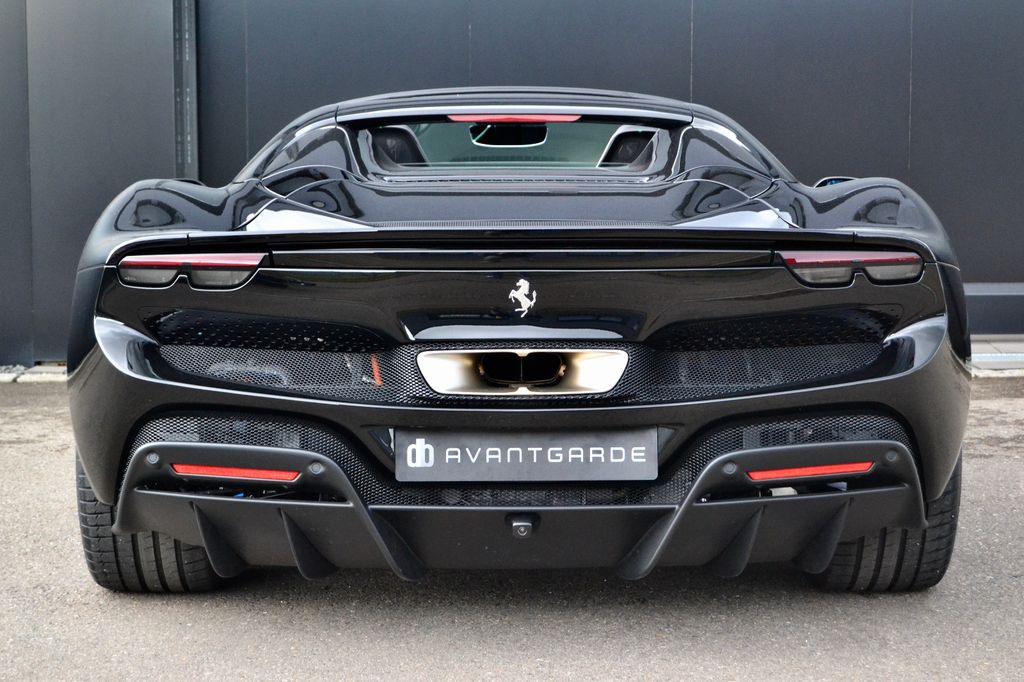 Ferrari 296 GTS 2024