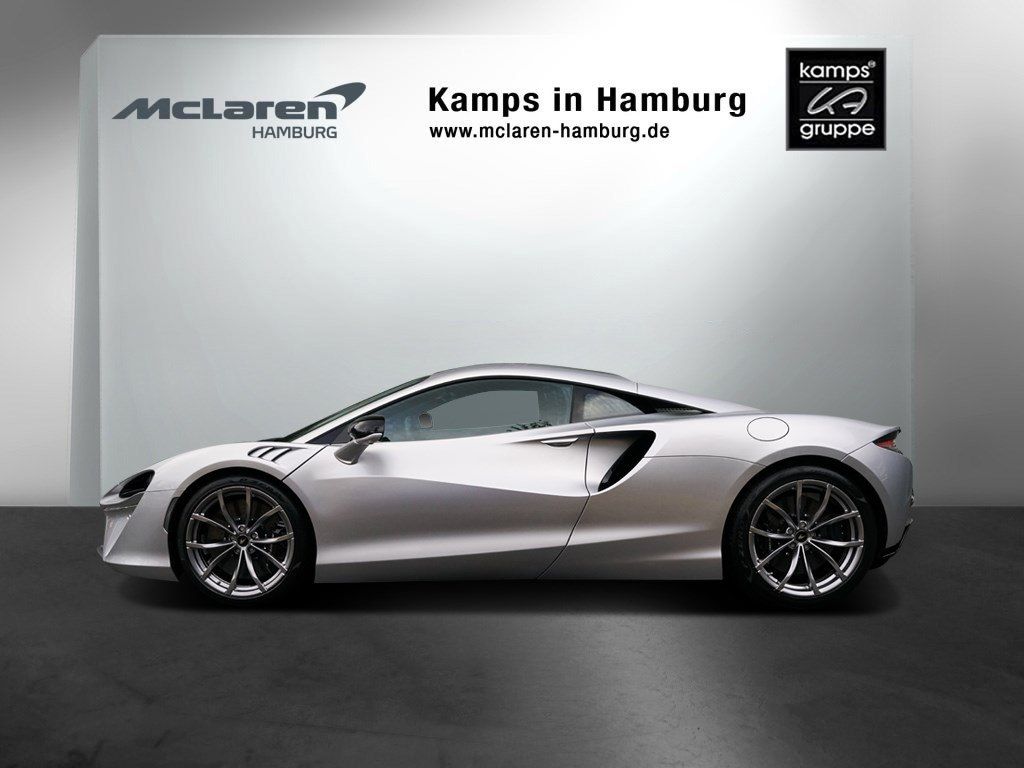 McLaren Artura 2024