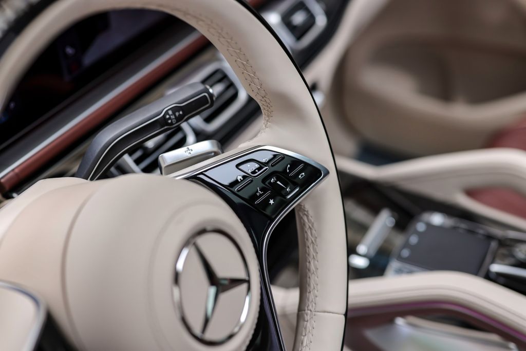 Mercedes-Benz GLS 600