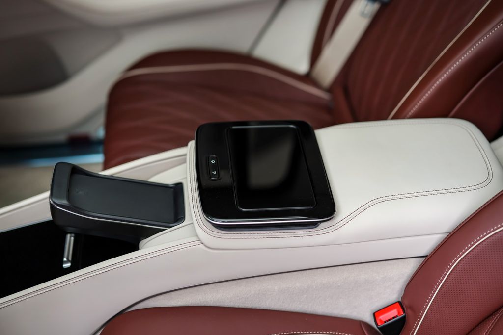 Mercedes-Benz GLS 600