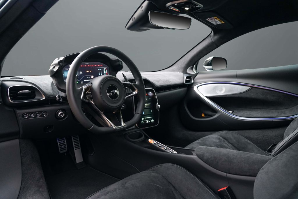 McLaren Artura 2024