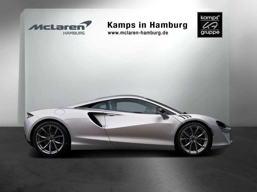 McLaren Artura 2024