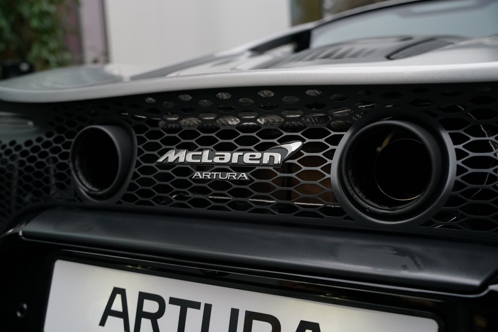McLaren Artura 2024