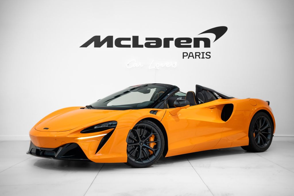 McLaren Artura 2024