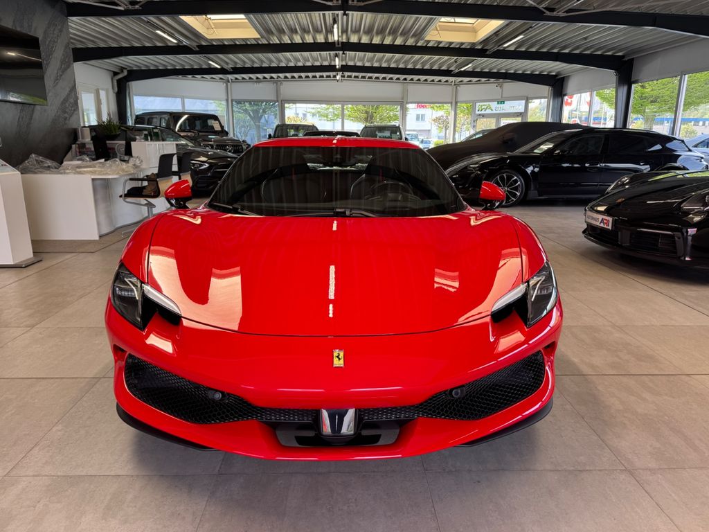 Ferrari 296 GTB 2025