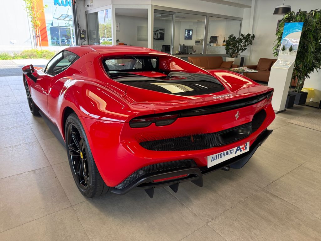 Ferrari 296 GTB 2025