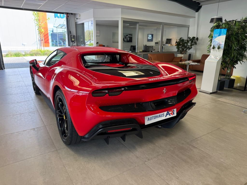 Ferrari 296 GTB 2025