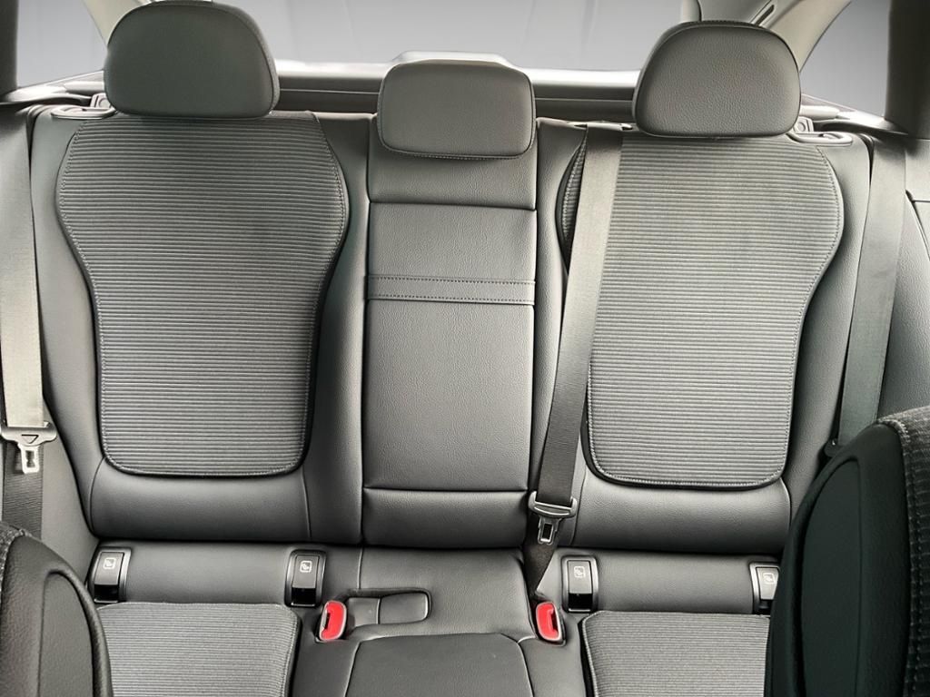 Mercedes-Benz C 220 2025