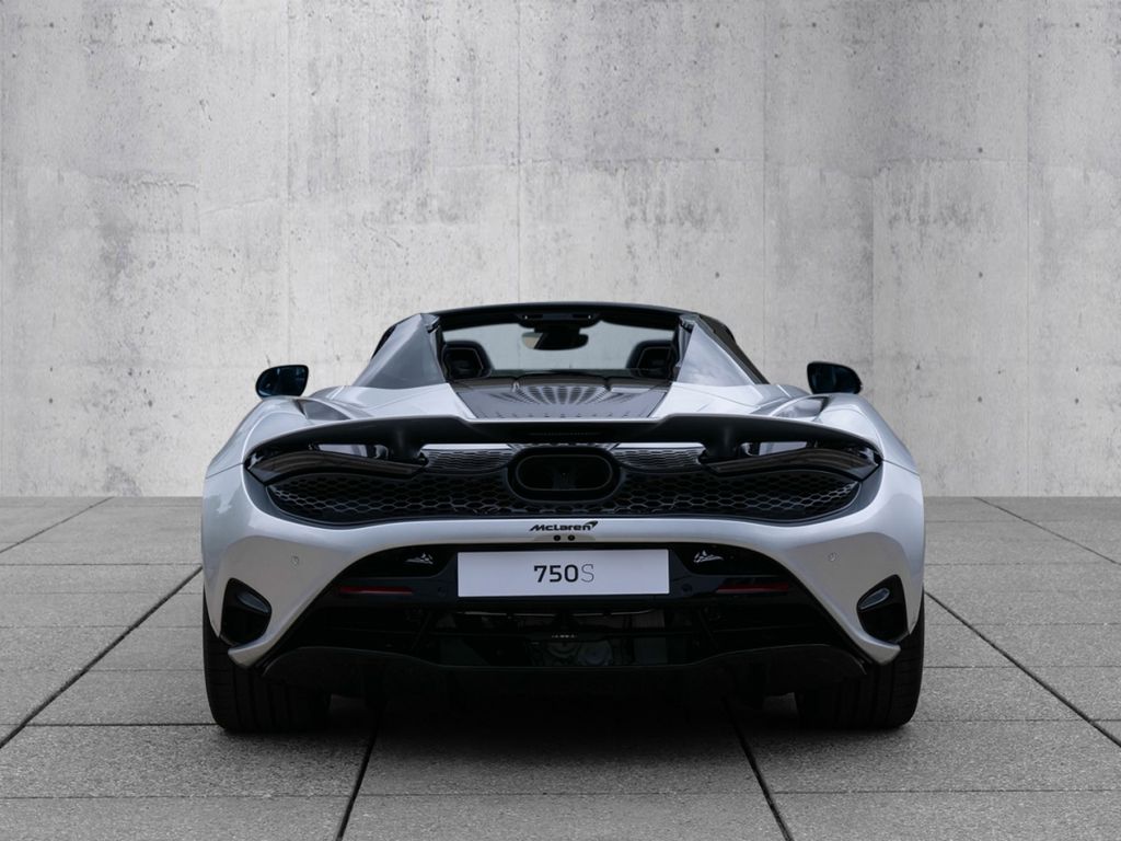 McLaren 750S 2025