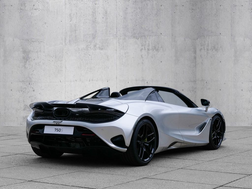 McLaren 750S 2025