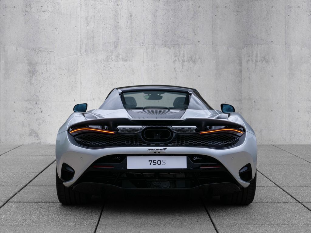 McLaren 750S 2025