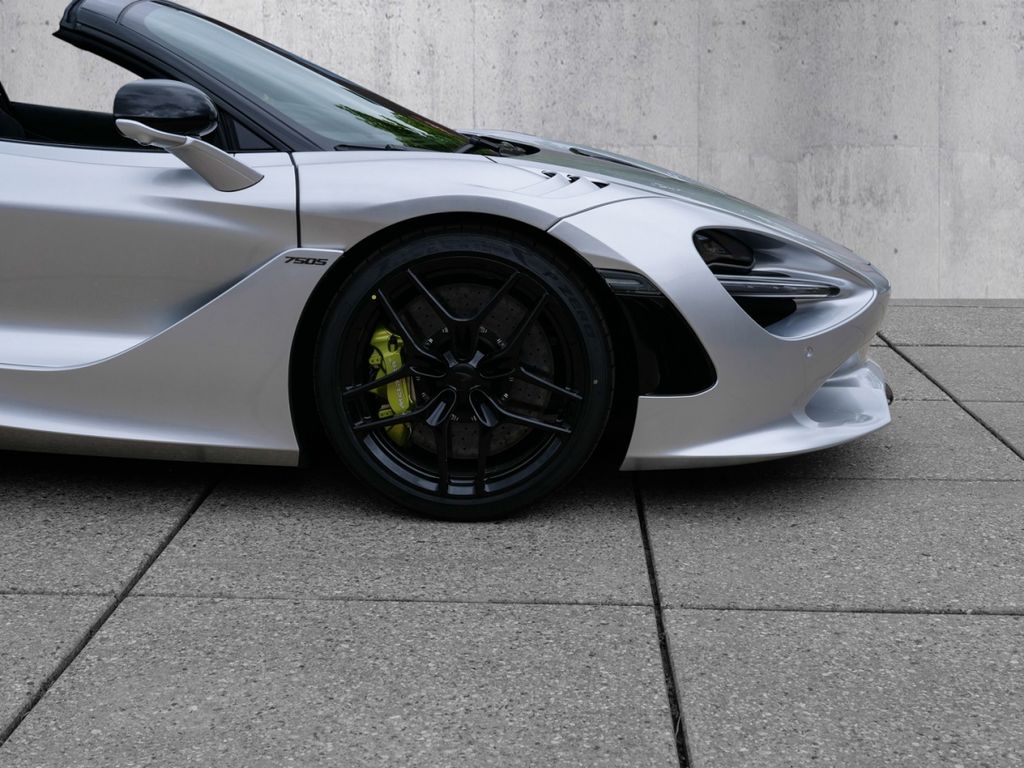 McLaren 750S 2025