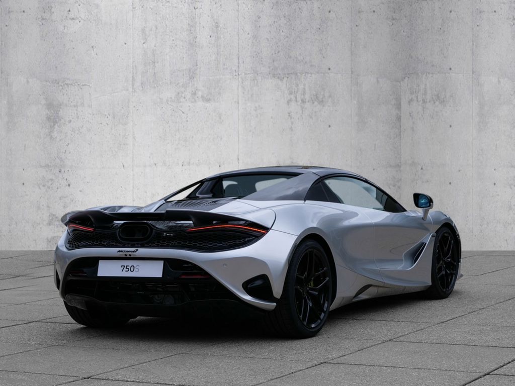 McLaren 750S 2025