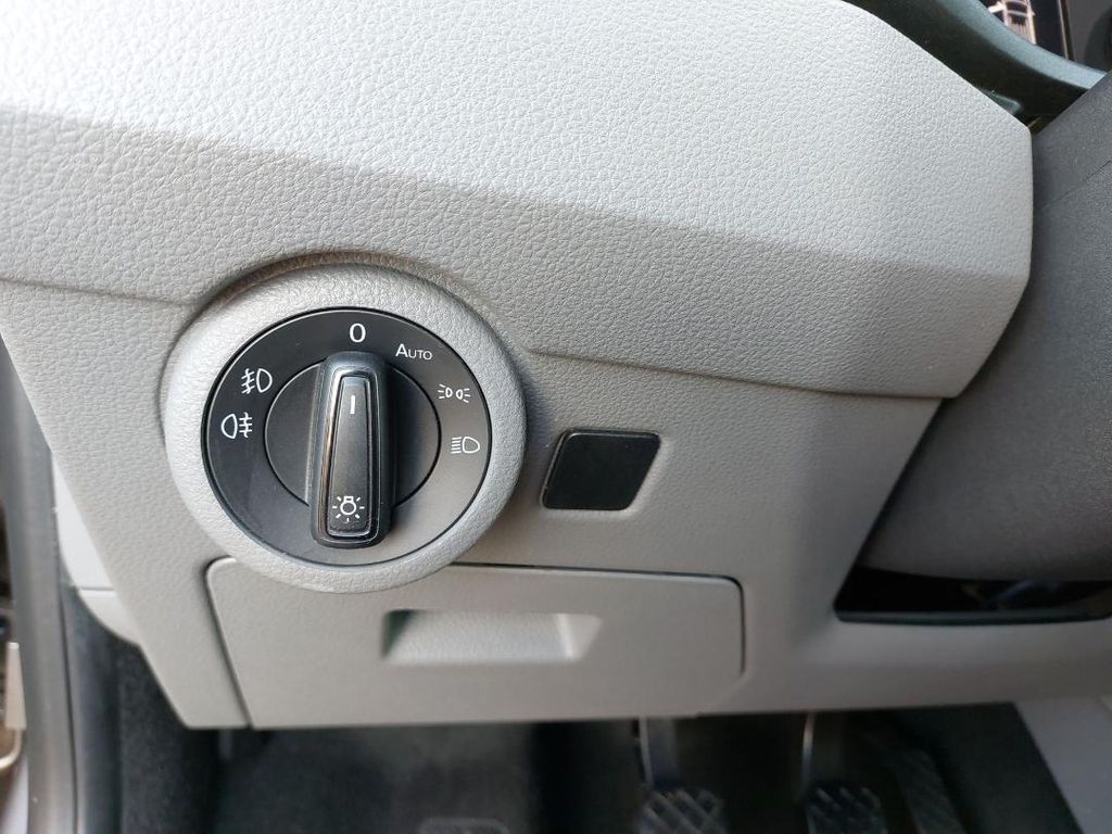 Volkswagen T6 Caravelle 2023