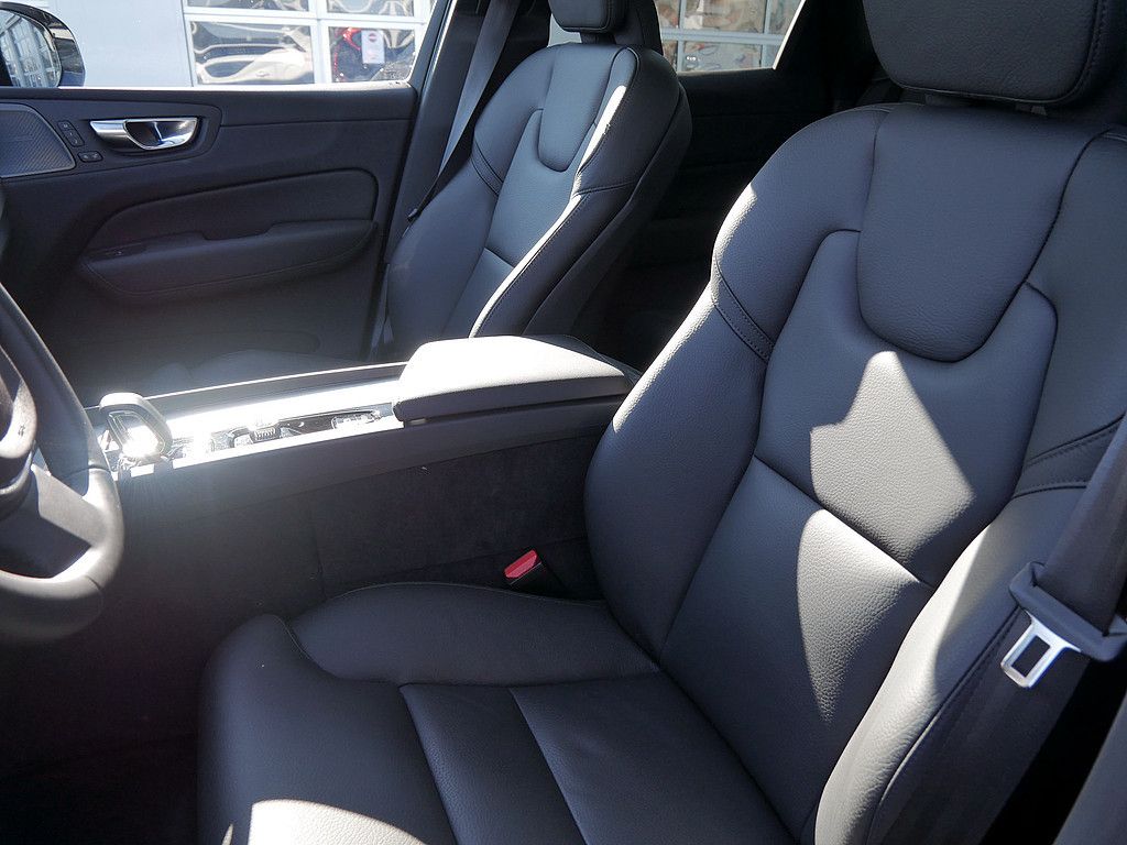 Volvo XC60 2025