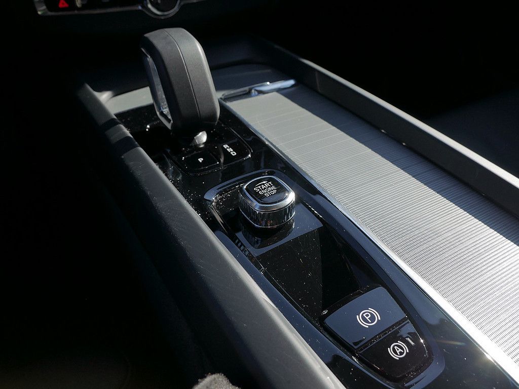 Volvo XC60 2025