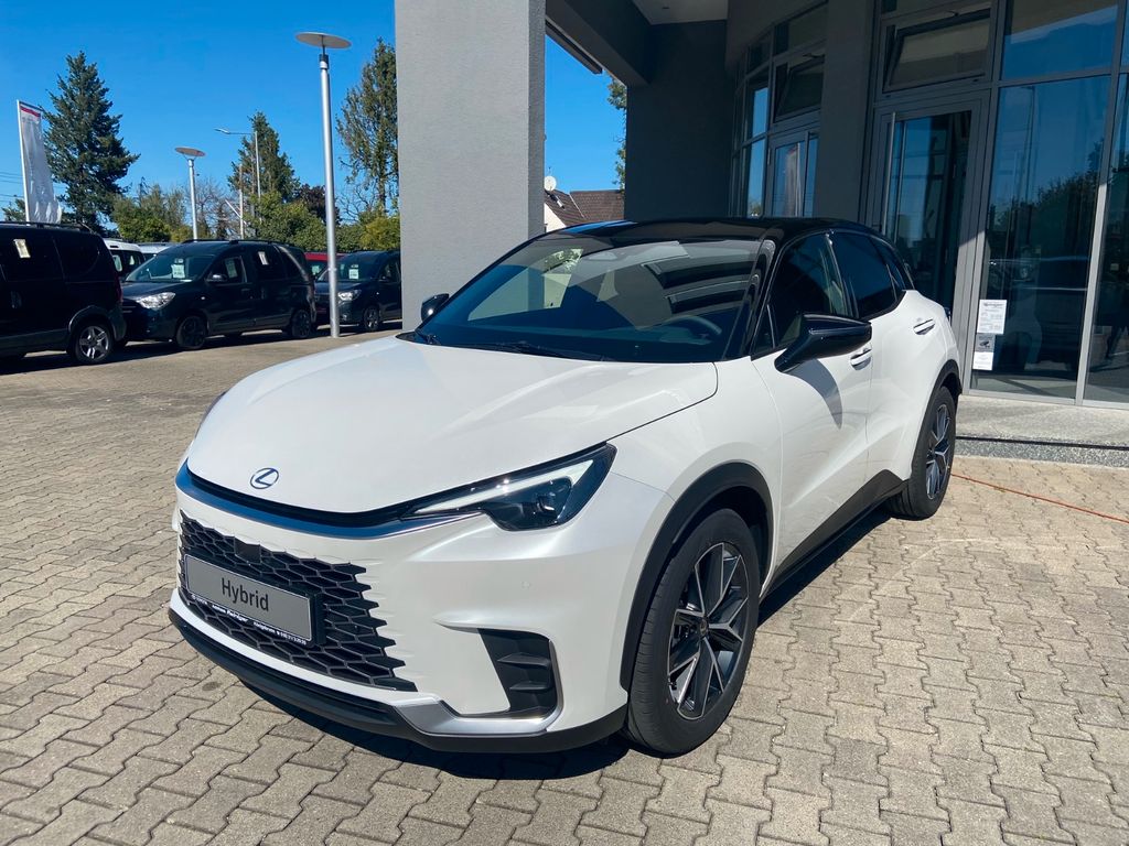 Lexus LBX 2025