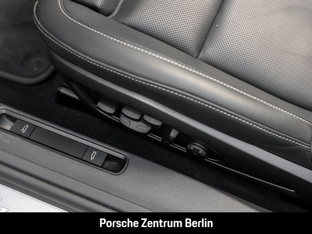 Porsche 992 2025