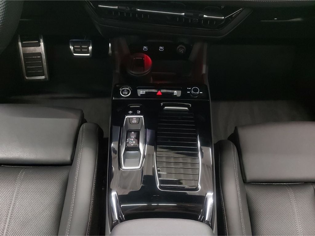 Audi Q6 e-tron 2024