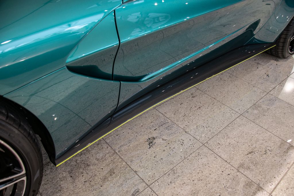 Aston Martin V12 Vantage