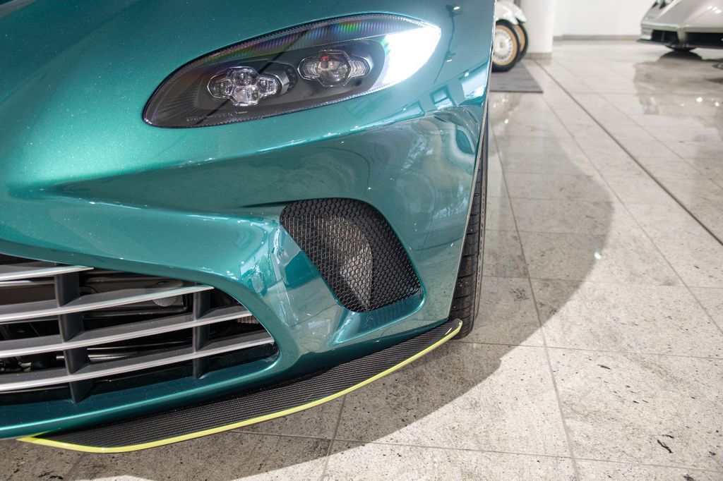 Aston Martin V12 Vantage