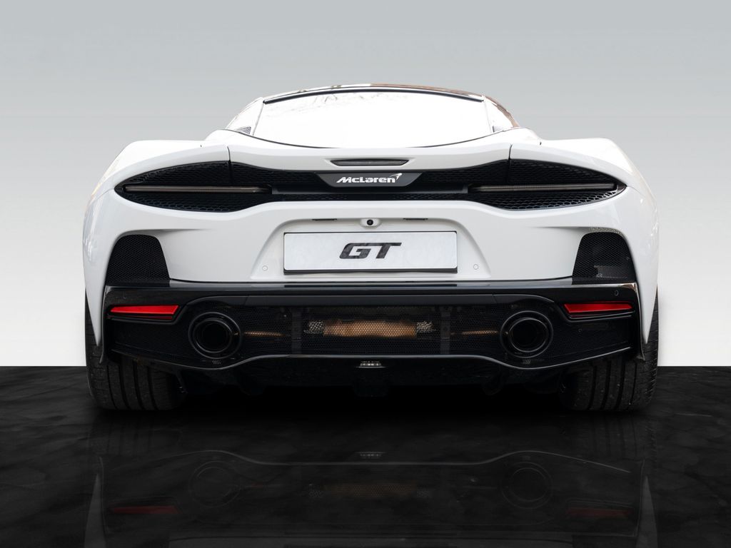 McLaren GT 2025
