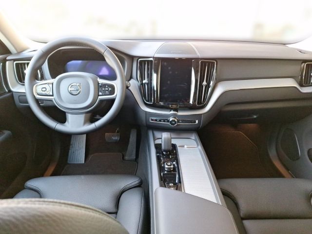 Volvo XC60 2025