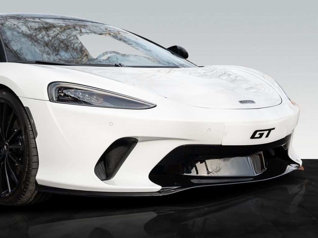 McLaren GT 2025