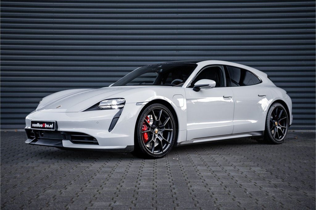 Porsche Taycan 2022