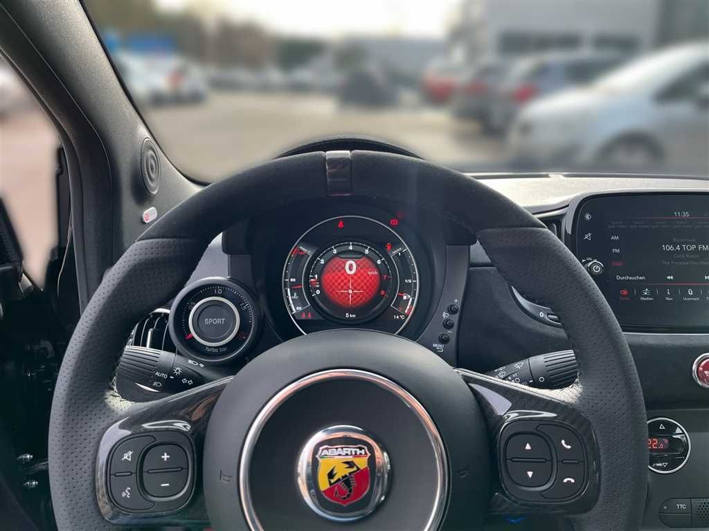Abarth 695 2024