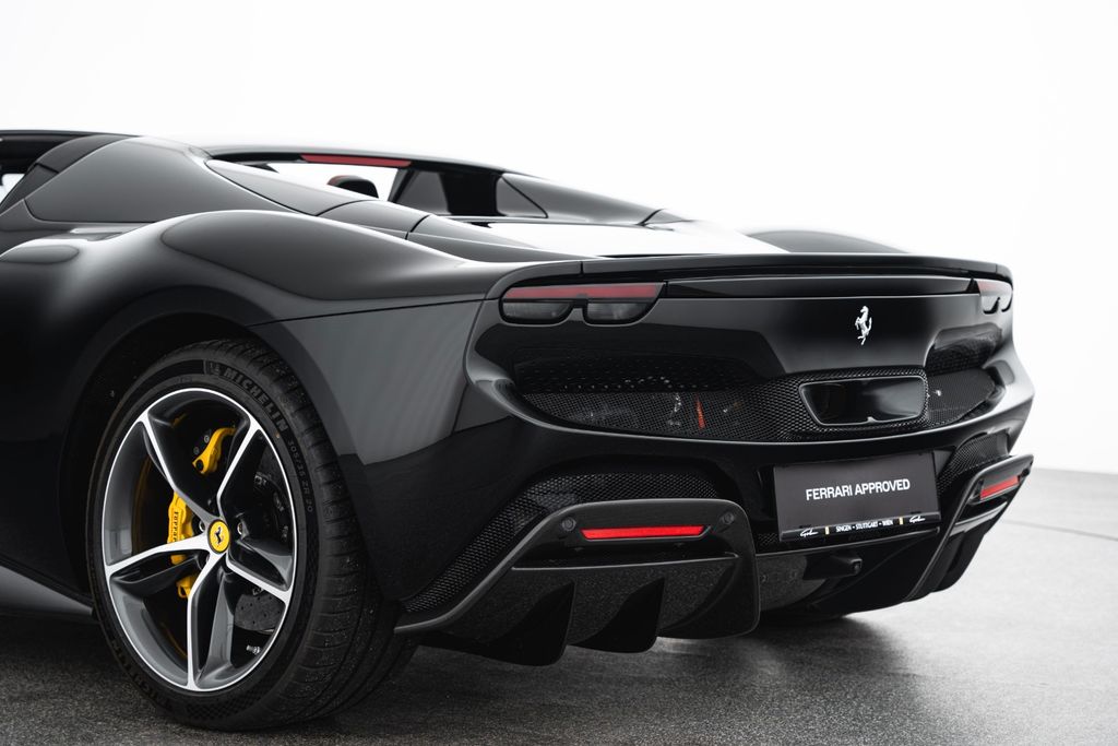 Ferrari 296 GTS 2023