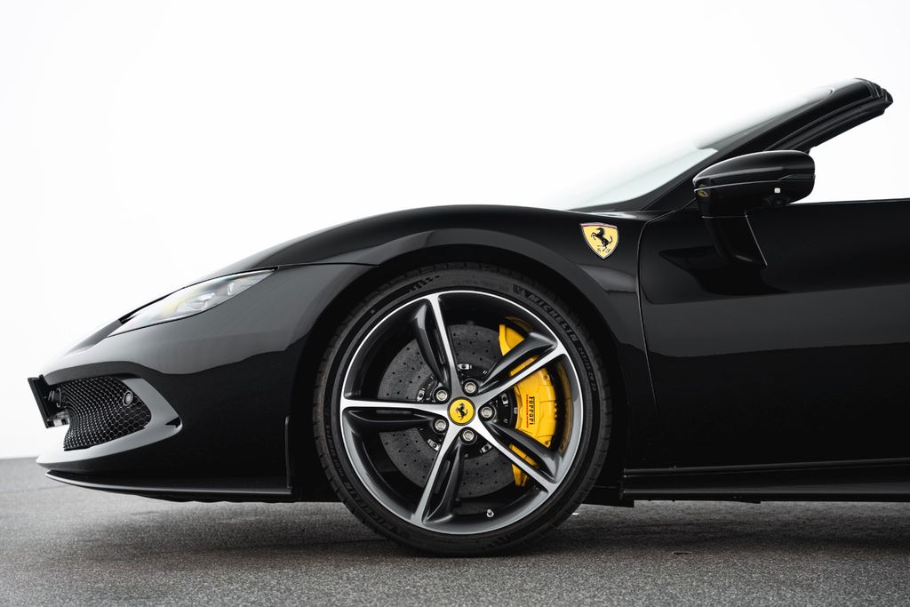 Ferrari 296 GTS 2023