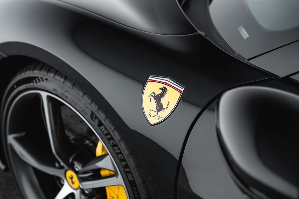 Ferrari 296 GTS 2023