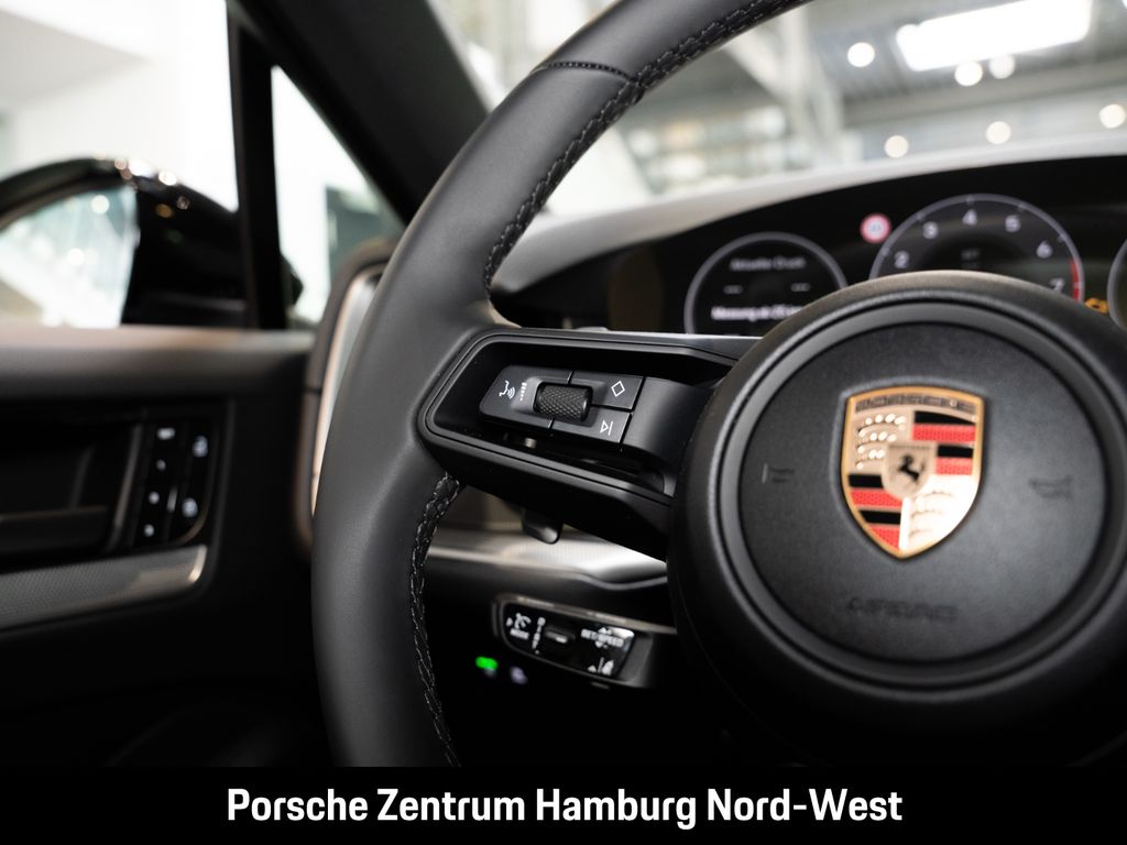 Porsche Cayenne 2025