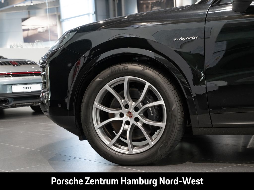 Porsche Cayenne 2025