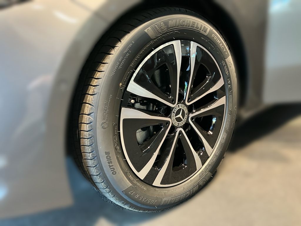 Mercedes-Benz A 180 2025