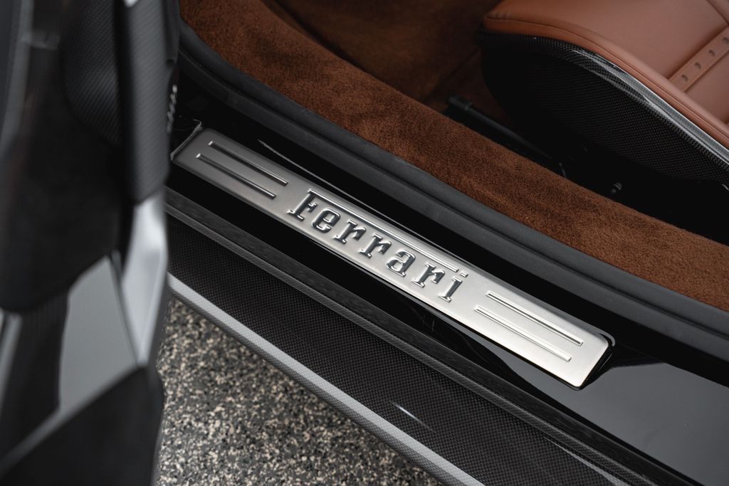 Ferrari 296 GTS 2023