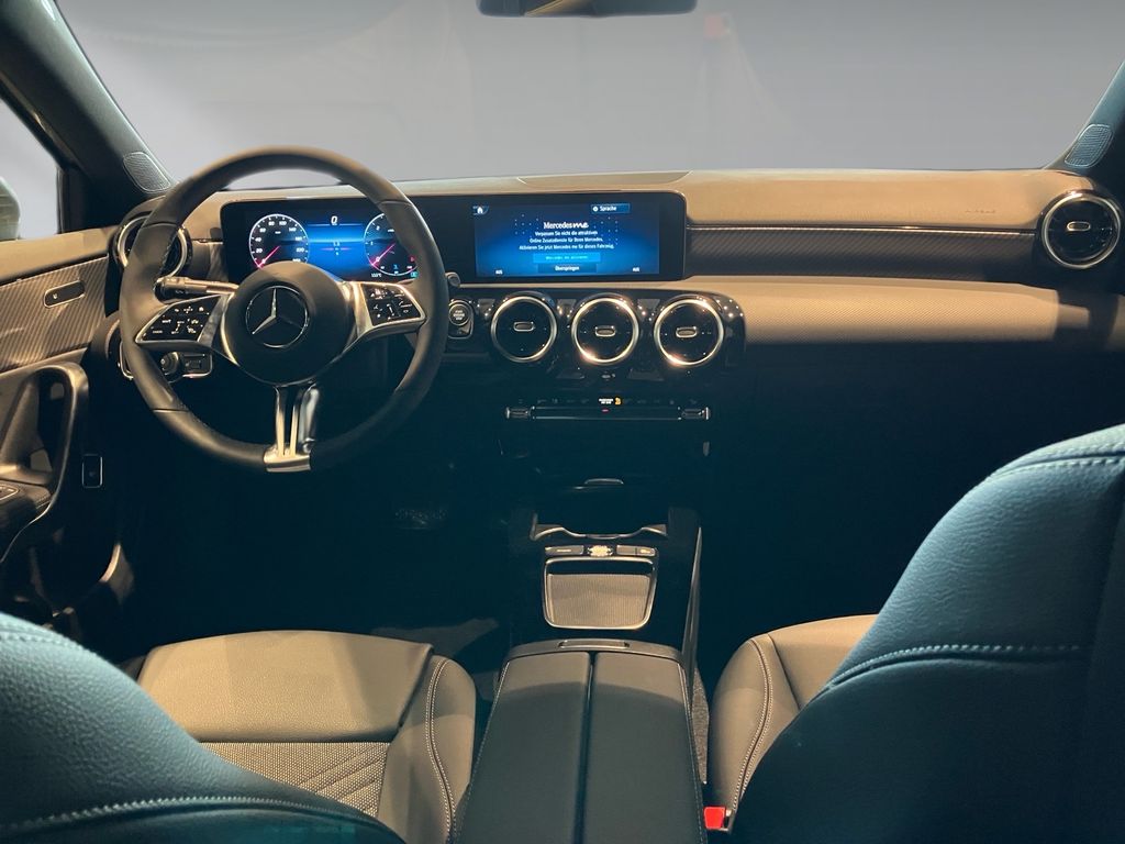Mercedes-Benz A 180 2025
