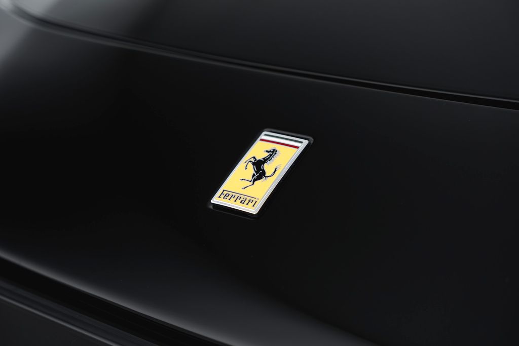 Ferrari 296 GTS 2023