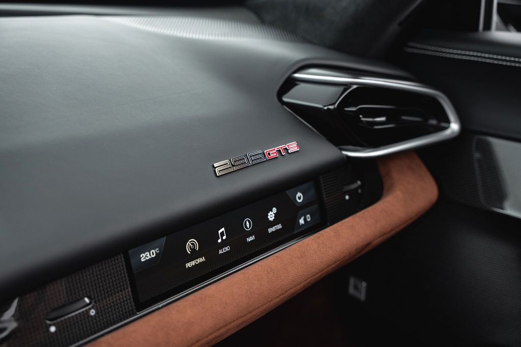 Ferrari 296 GTS 2023