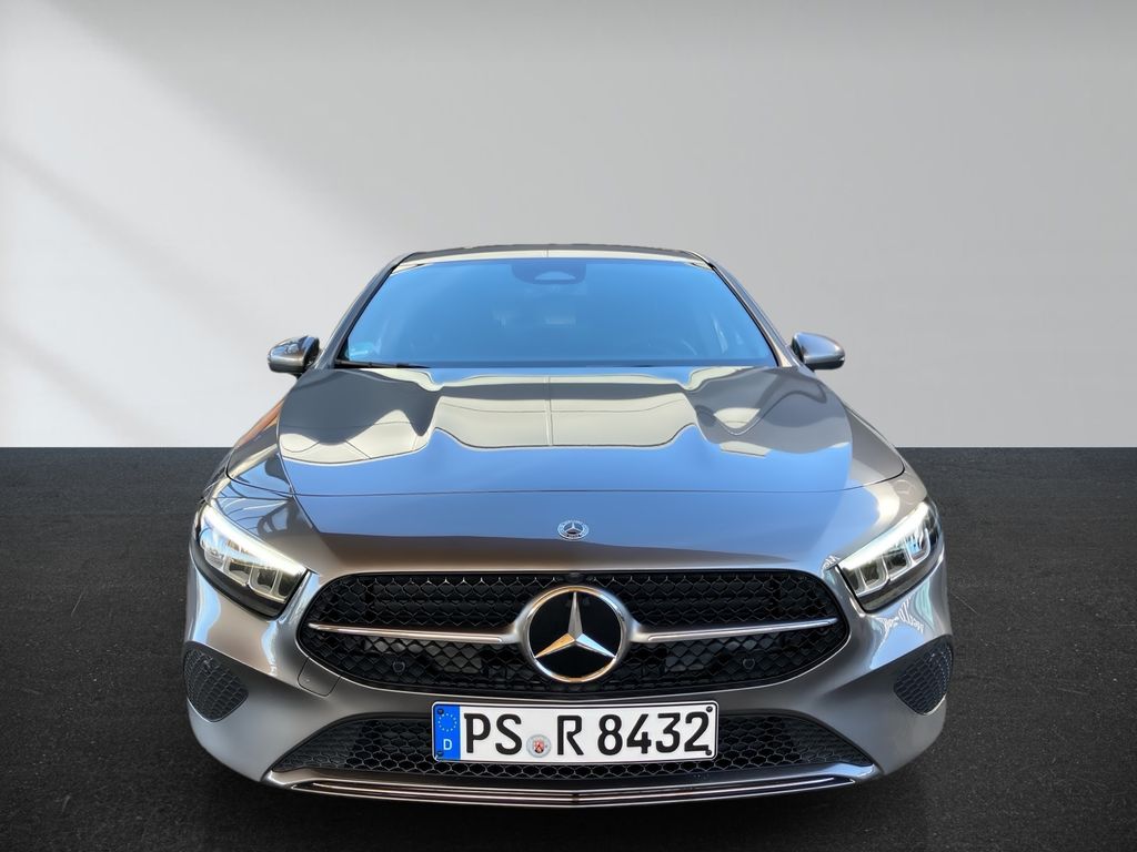 Mercedes-Benz A 180 2025