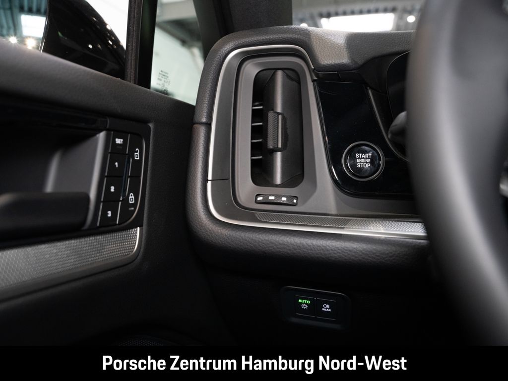 Porsche Cayenne 2025