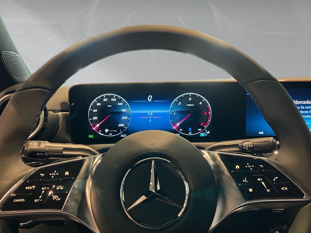 Mercedes-Benz A 180 2025