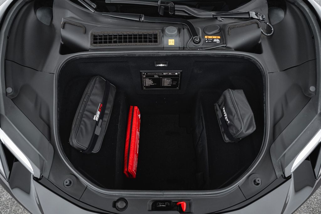 Ferrari 296 GTS 2023