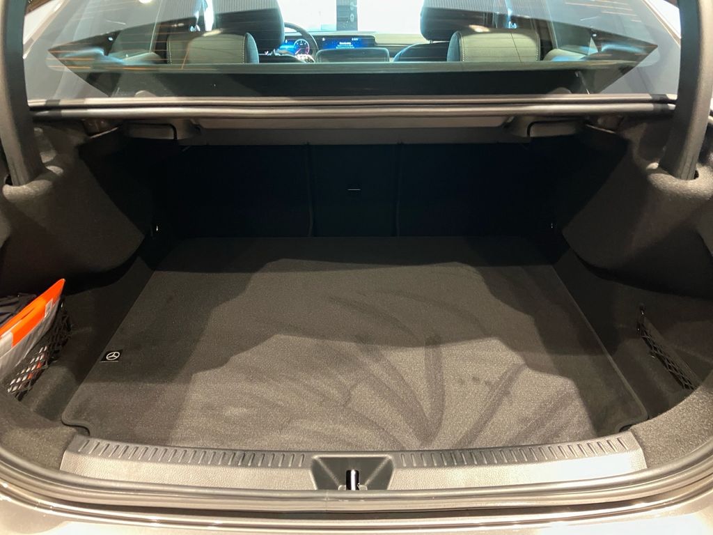 Mercedes-Benz A 180 2025